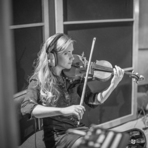 Laura Senior violin and improviser